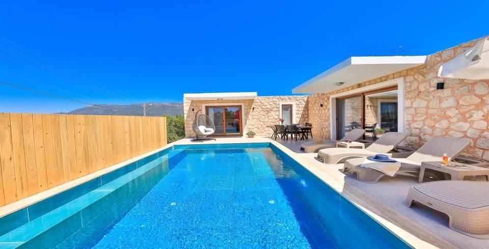 Kaş Ağullu'da Elverişli Konumda, Özel Havuzlu, Otantik Tasarımlı Villa-39543