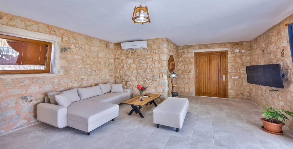 Kaş Ağullu'da Elverişli Konumda, Özel Havuzlu, Otantik Tasarımlı Villa-39543