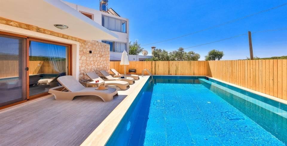 Kaş Ağullu'da Elverişli Konumda, Özel Havuzlu, Otantik Tasarımlı Villa-39543