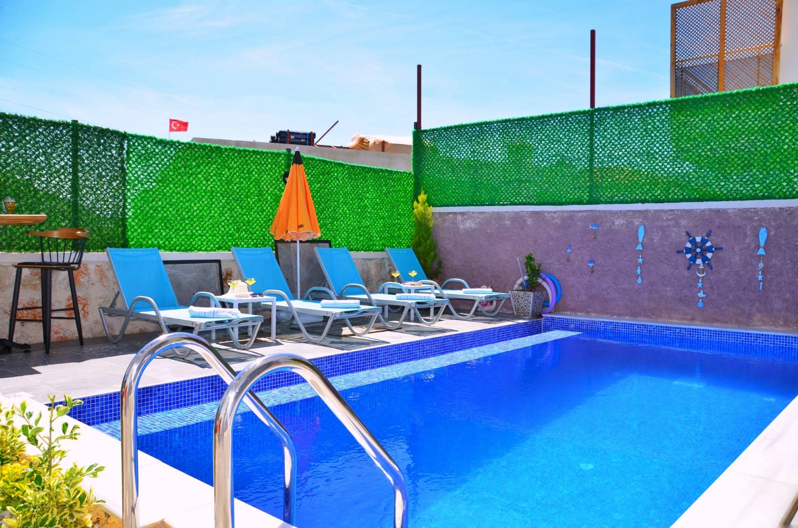 Kaş Andifli'de Sakin Konumda, Özel Havuzlu, Modern Tasarımlı Villa