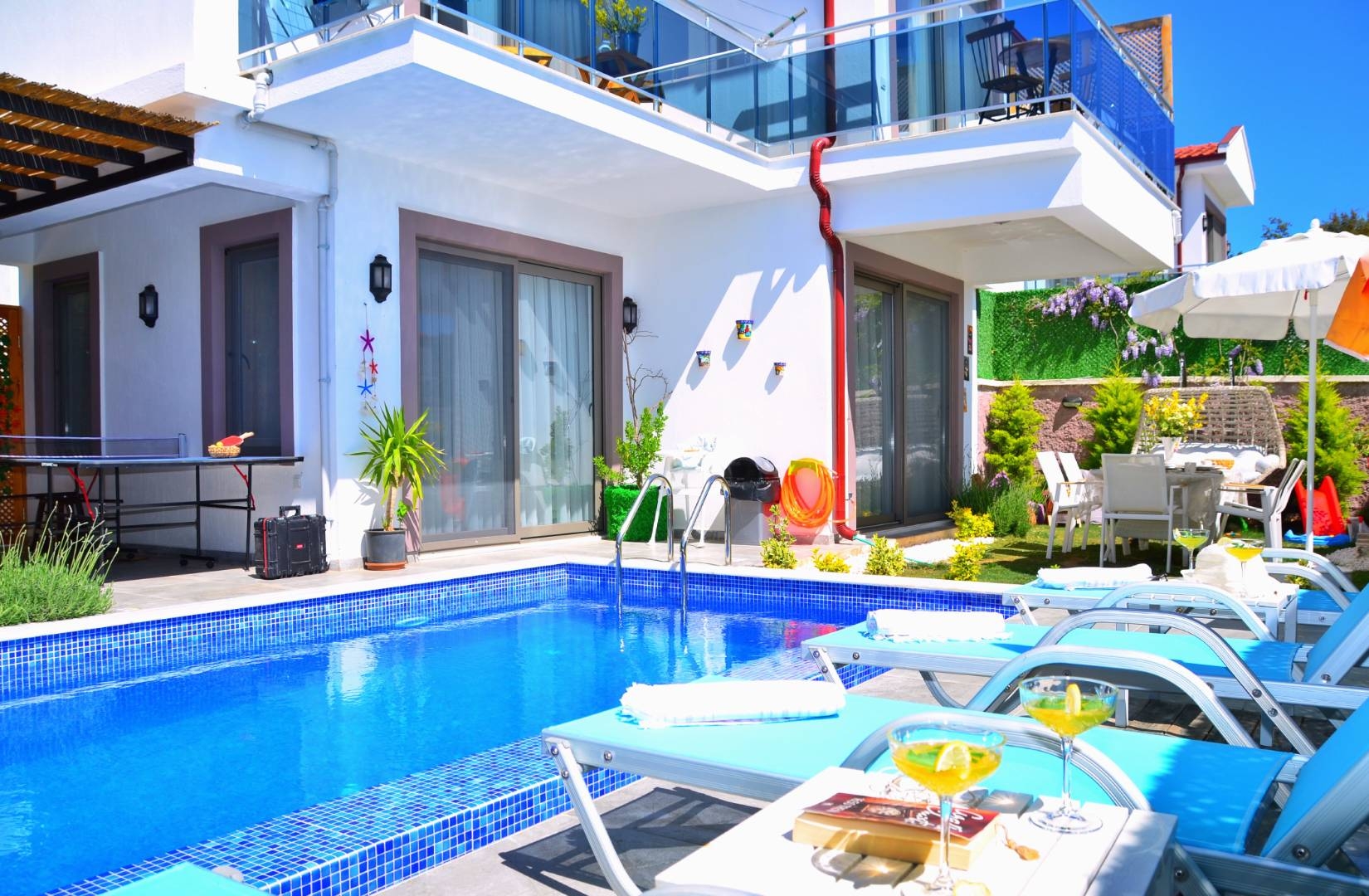 Kaş Andifli'de Sakin Konumda, Özel Havuzlu, Modern Tasarımlı Villa