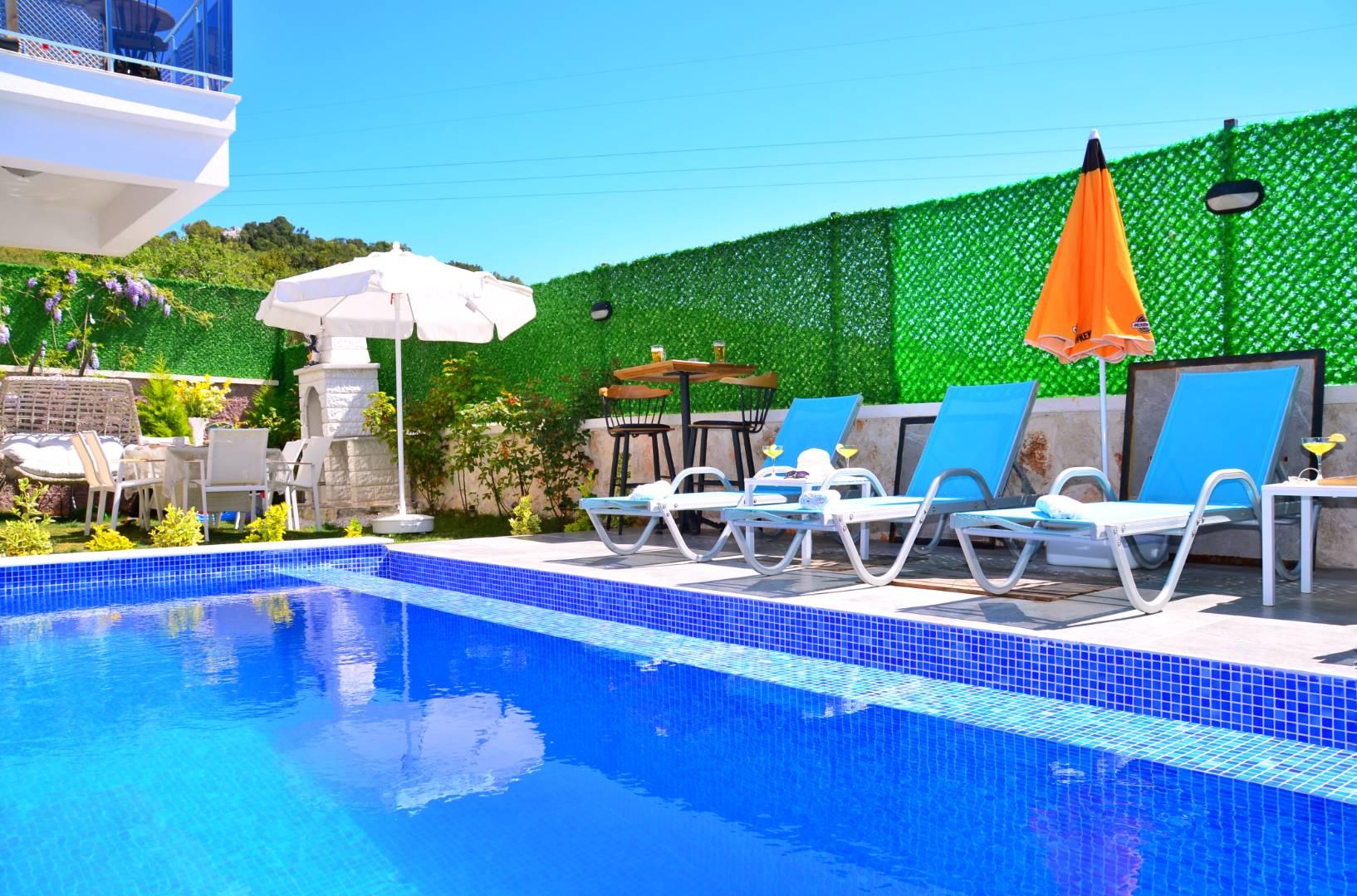 Kaş Andifli'de Sakin Konumda, Özel Havuzlu, Modern Tasarımlı Villa -35872