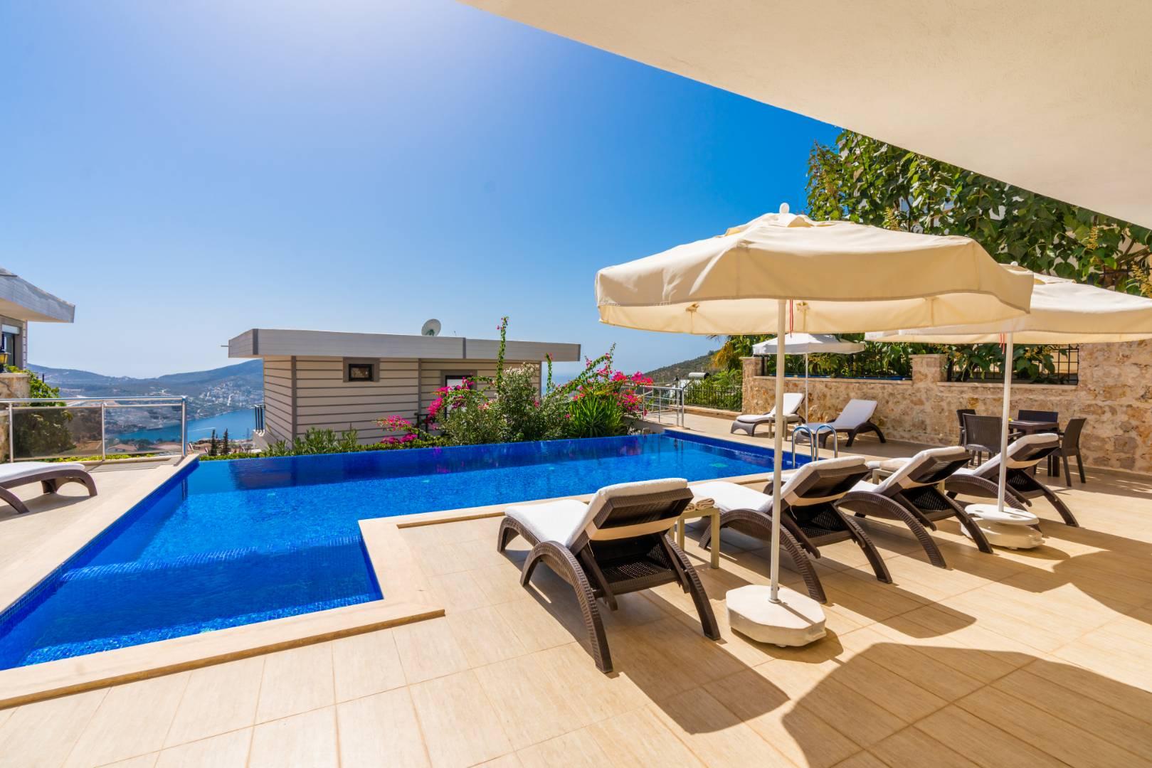 Kaş Akbel'de Geniş Ailelere Uygun, Özel Havuzlu, Konforlu Villa-41398