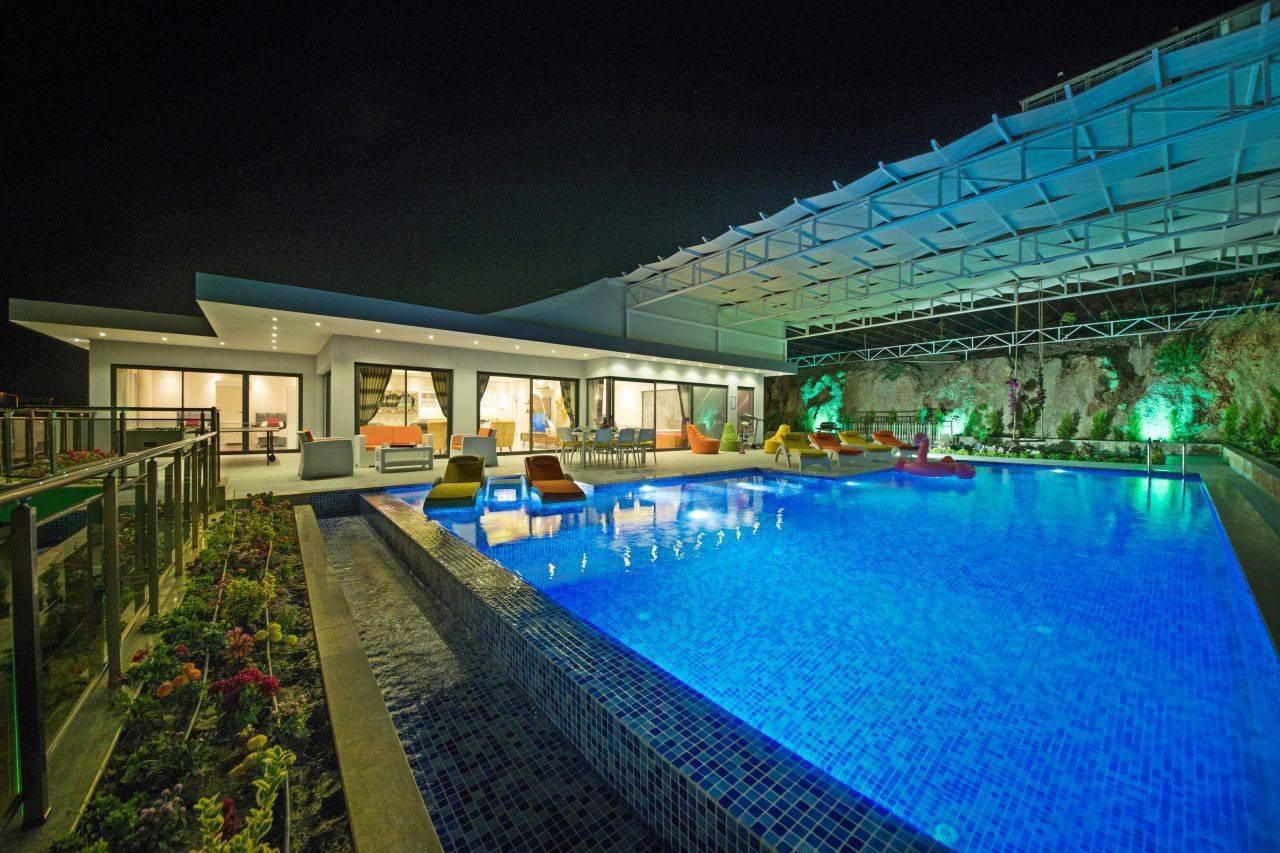 Kaş Akbel'de Geniş Ailelere Uygun, Özel Havuzlu, Modern Villa-41688