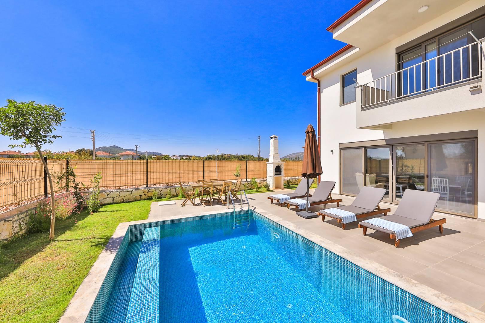 Kaş Andifli'de Geniş Bahçeli, Özel Havuz ve Jakuzili, Modern Villa-41187