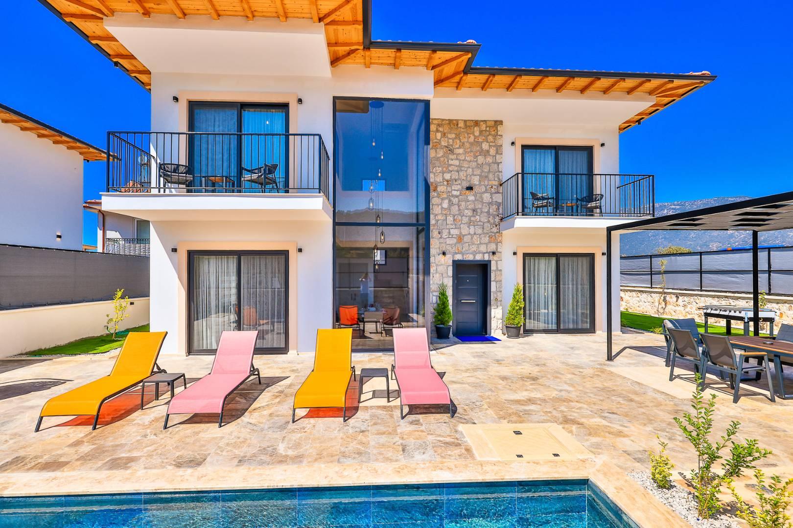 Kaş Andifli'de Modern Tasarımlı, Özel Havuzlu, 3+1 Villa -43666