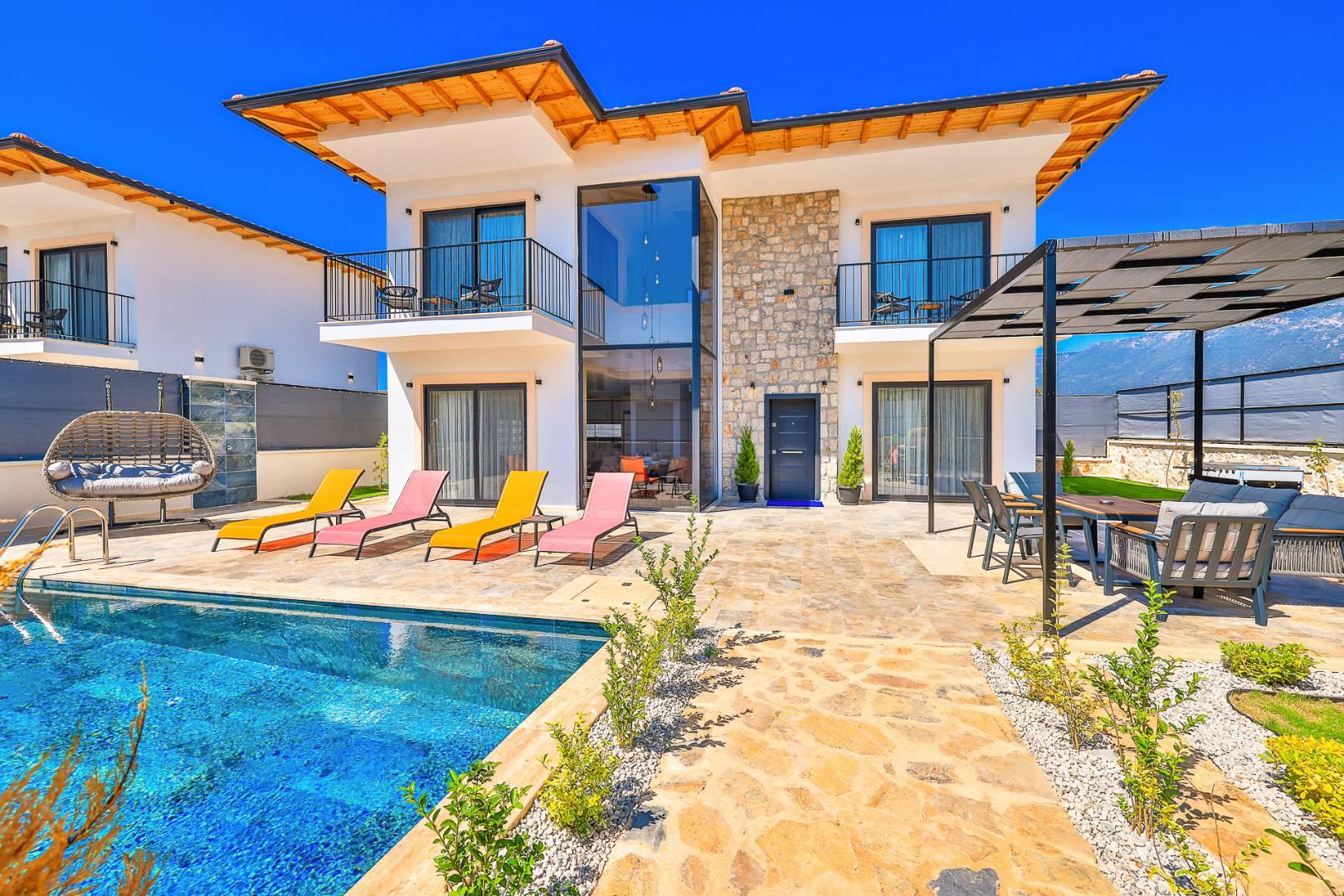 Kaş Andifli'de Modern Tasarımlı, Özel Havuzlu, 3+1 Villa -43666