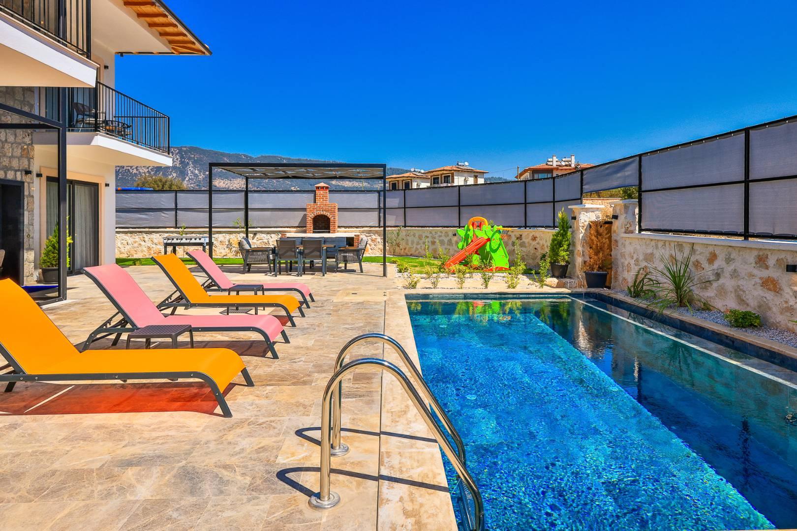 Kaş Andifli'de Modern Tasarımlı, Özel Havuzlu, 3+1 Villa -43666