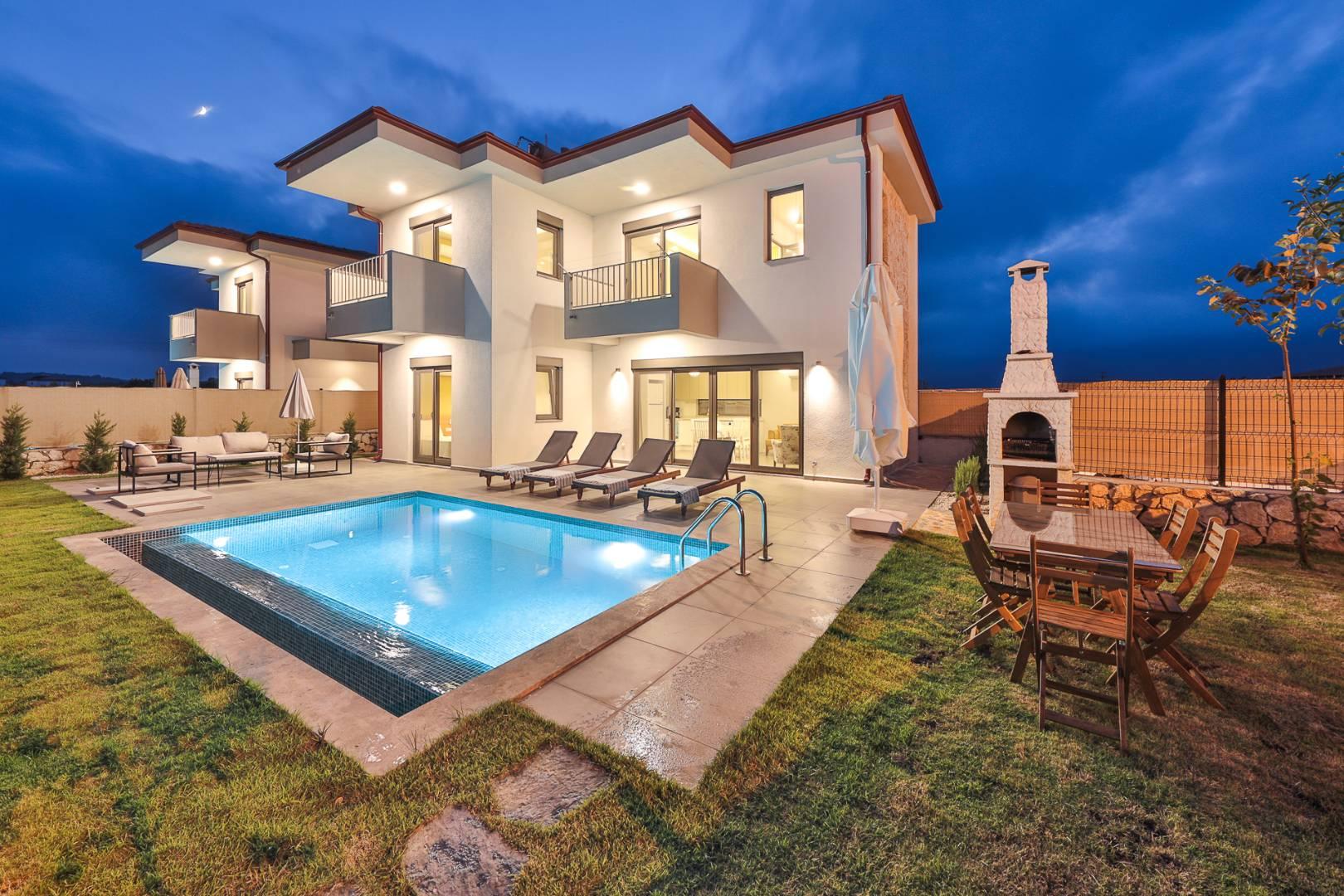 Kaş Andifli'de Yeşillikler İçerisinde, Özel Havuzlu, Modern Villa-41184
