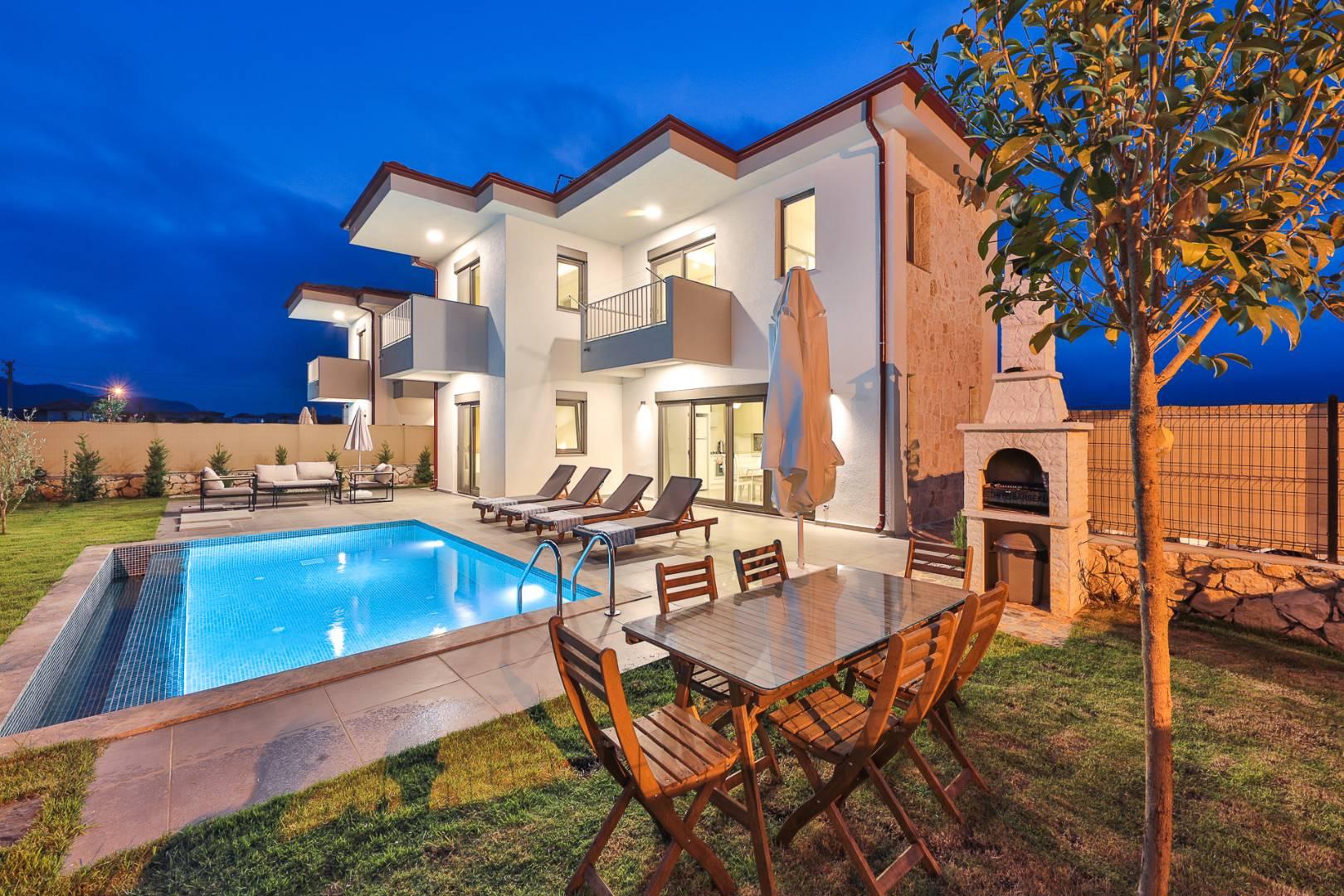 Kaş Andifli'de Yeşillikler İçerisinde, Özel Havuzlu, Modern Villa-41184