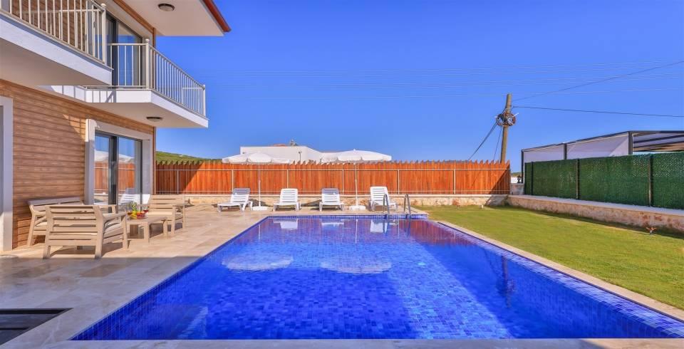 Kaş Andifli'de Yeşillikler İçerisinde, Özel Havuzlu, Konforlu Villa-40081