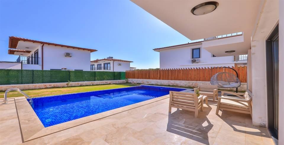 Kaş Andifli'de Yeşillikler İçerisinde, Özel Havuzlu, Konforlu Villa-40081