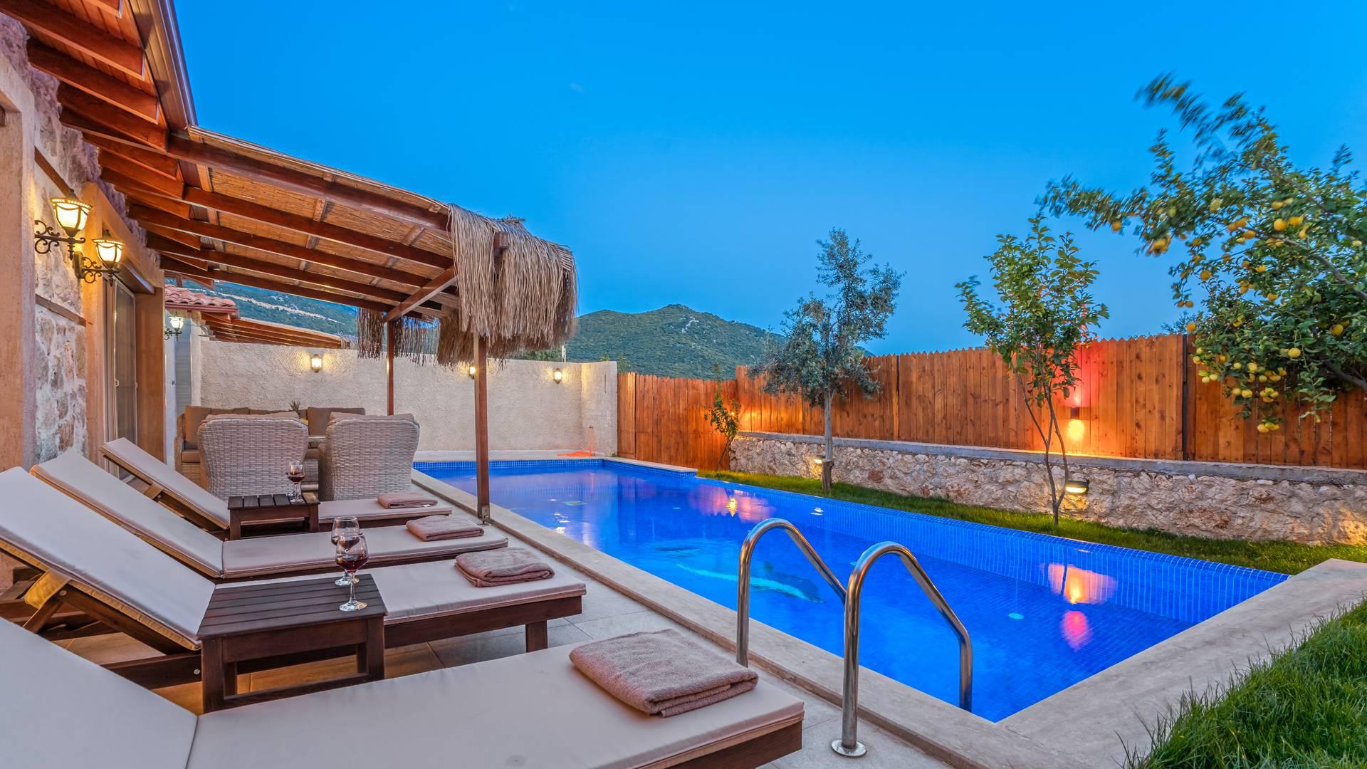 Kaş Bayındır'da Sakin Konumda, Özel Havuzlu, Taş Villa-43213