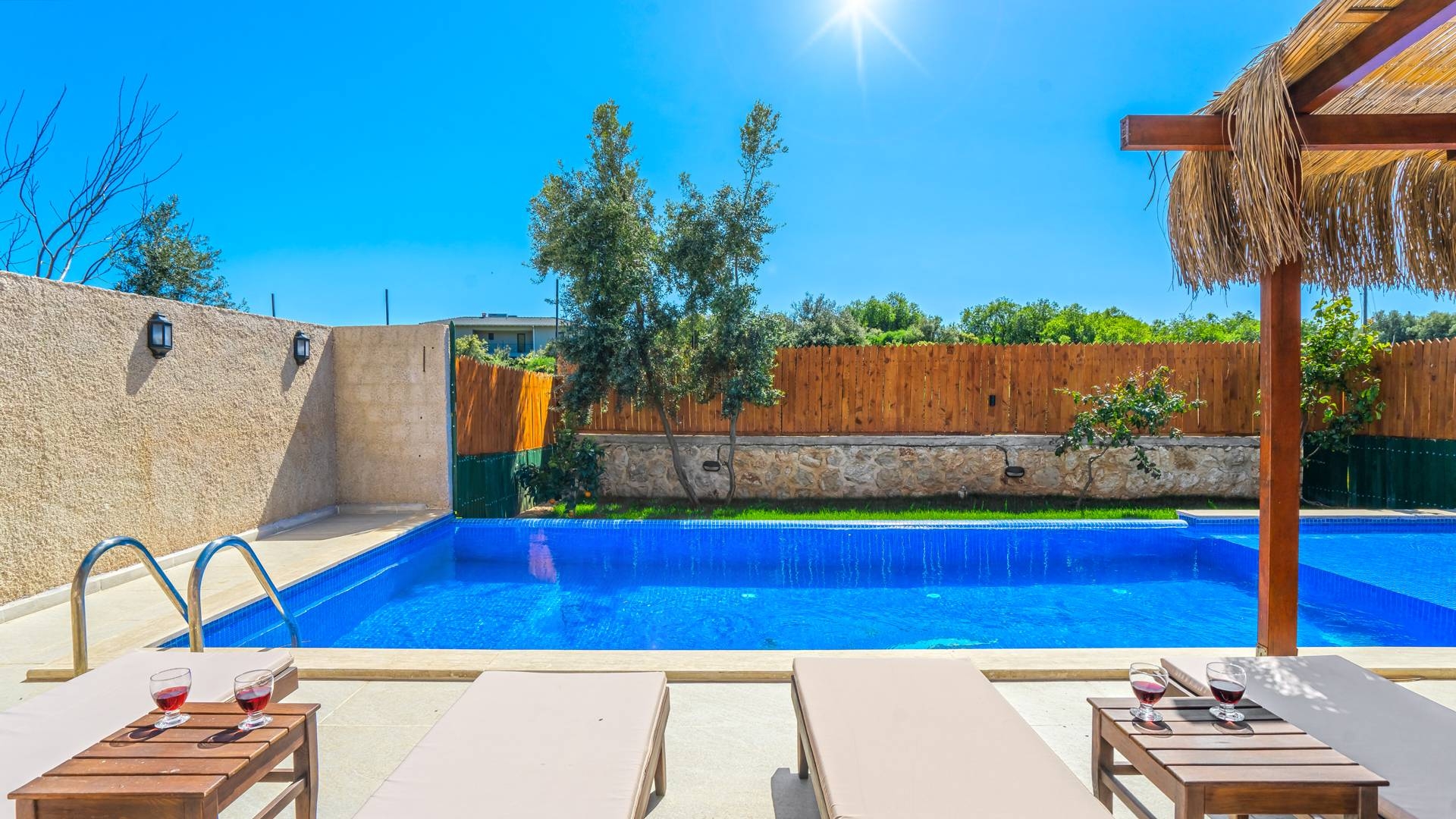Kaş Bayındır'da Çekirdek Ailelere Uygun, Özel Havuzlu, Şık Villa