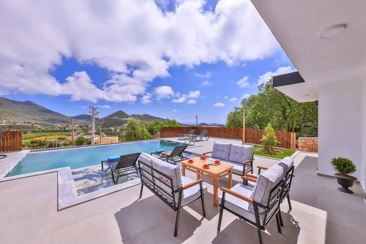 Kaş Bayındır'da Sakin Konumda, Özel Havuzlu, Jakuzili, Kiralık Villa-43693
