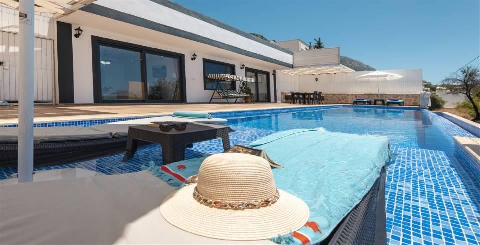 Kaş Bezirgan'da 4 Kişilik, Özel Havuzlu, Modern Tasarımlı Villa-40467