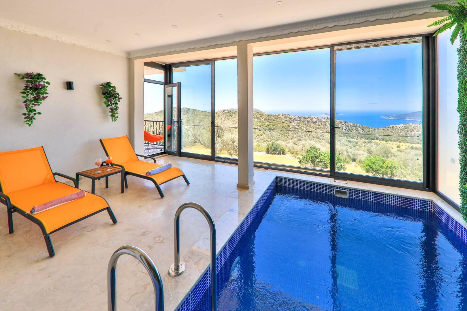 Kaş Bezirgan'da Balayı Çiftlerine Uygun, Kapalı Havuzlu, Şık Suit-42181