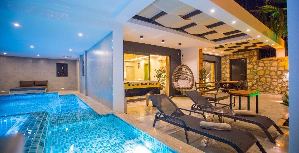 Kaş Bezirgan'da Eşsiz Doğa Manzaralı , Özel Havuzlu, Şık Villa