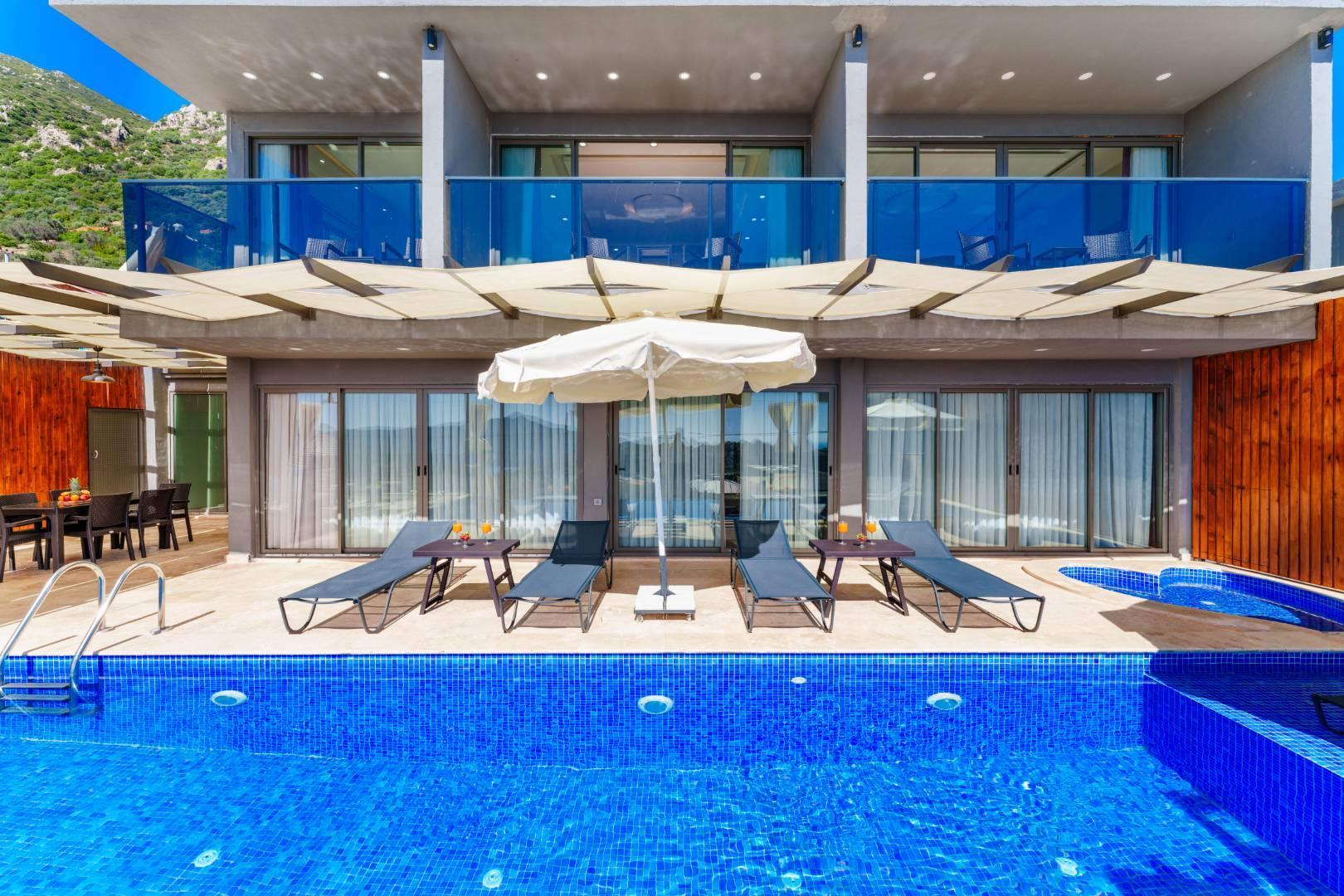 Kaş Bezirgan'da Deniz Ve Doğa Manzaralı, Özel Havuzlu, Lüks Villa-42949