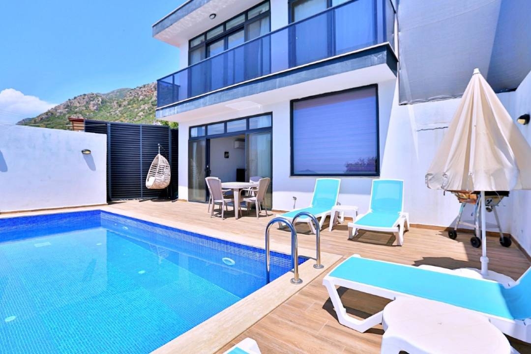 Kaş Bezirgan'da Doğa Manzaralı, Özel Havuzlu, Jakuzili Villa