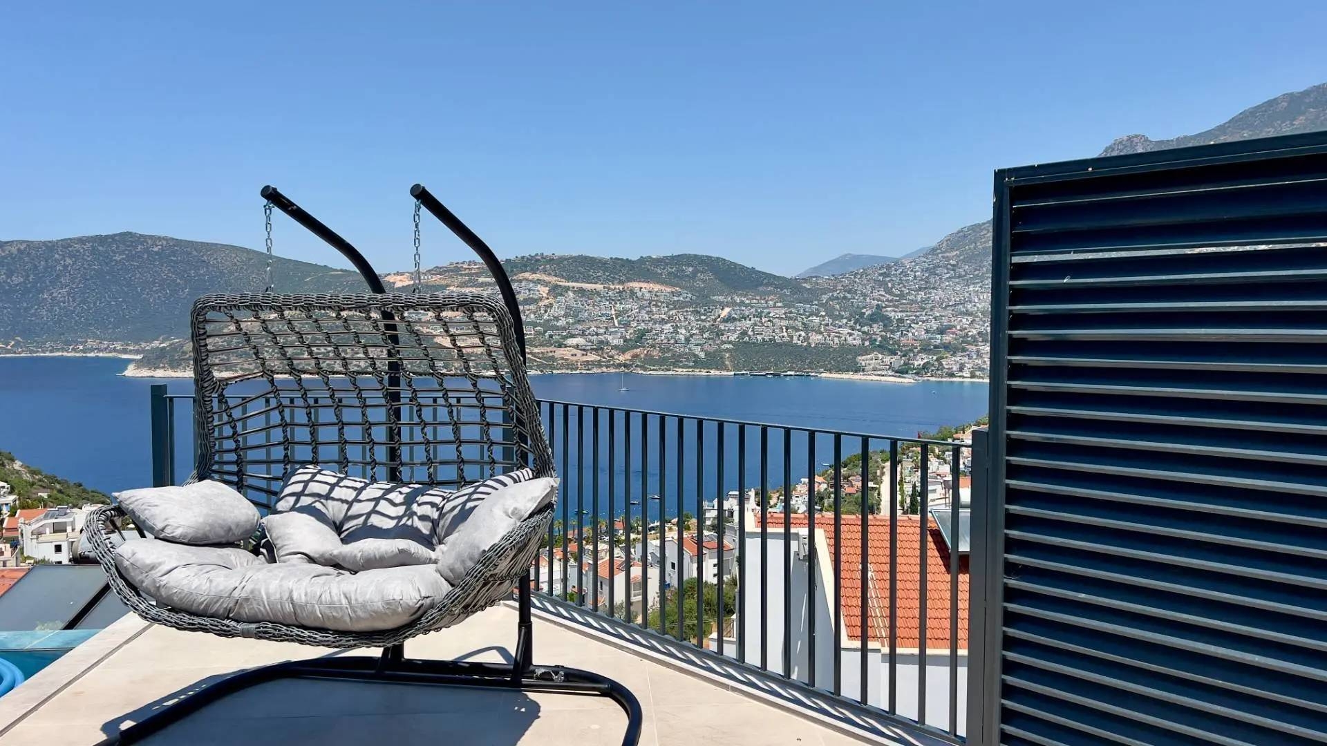 Kaş Bezirgan'da Doğayla Baş Başa, Özel Havuzlu, 3+1 Villa