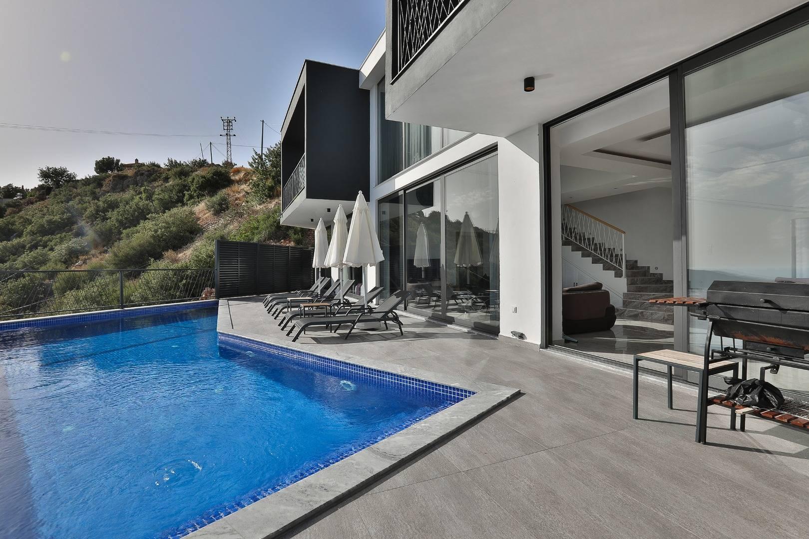 Kaş Bezirgan'da Olağanüstü Deniz Manzaralı, Özel Havuzlu, Ferah Villa-41198