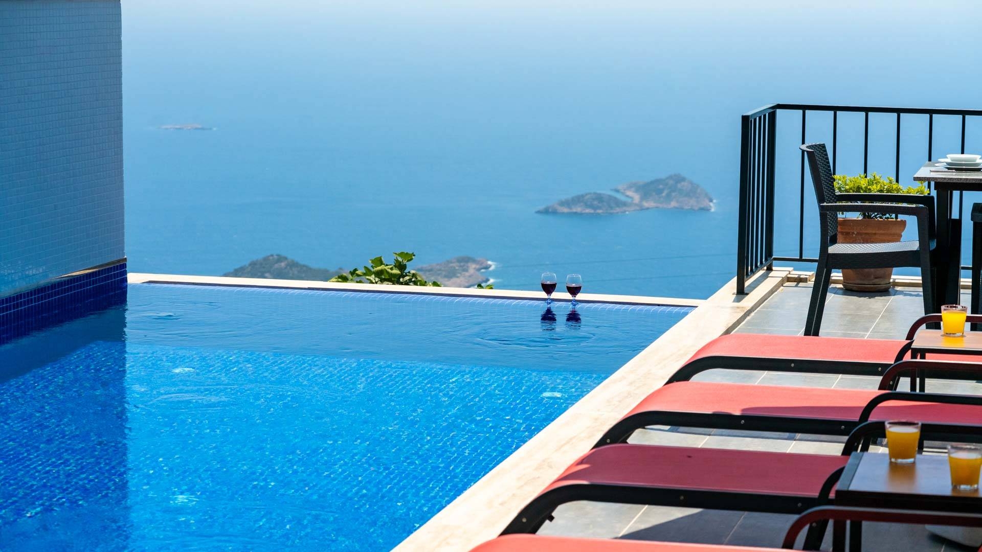 Kaş Bezirgan'da Büyüleyici Deniz Manzaralı, Özel Havuzlu, Lüks Villa