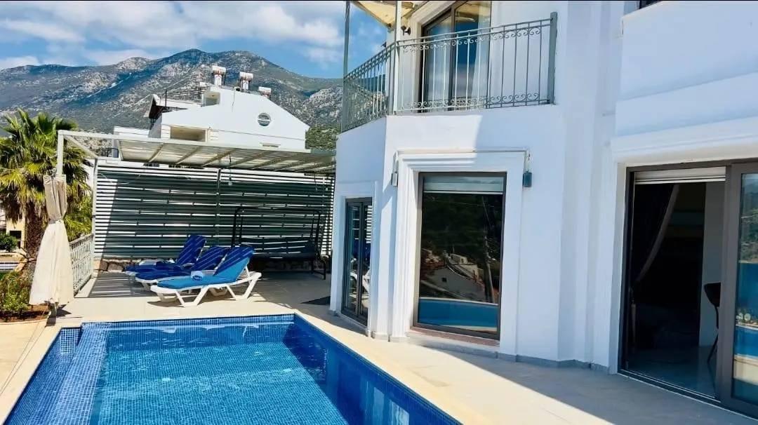 Kaş Bezirgan'da Enfes Deniz Manzaralı, Özel Havuzlu, Şık Villa-43994