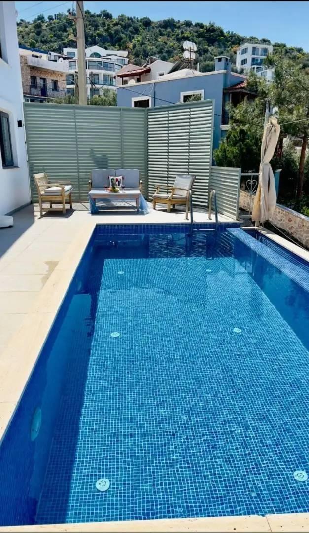 Kaş Bezirgan'da Enfes Deniz Manzaralı, Özel Havuzlu, Şık Villa-43994