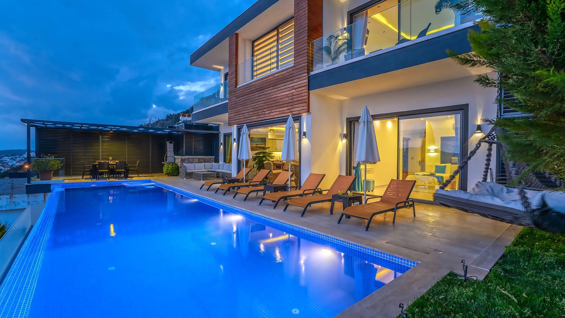 Kaş Bezirgan'da Enfes Deniz Manzaralı, Sonsuzluk Havuzlu, 4+1 Villa -43829