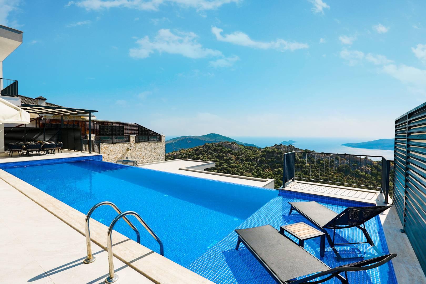 Kaş Bezirgan'da Enfes Deniz Manzaralı, Sonsuzluk Havuzlu, Lüks Villa-43522