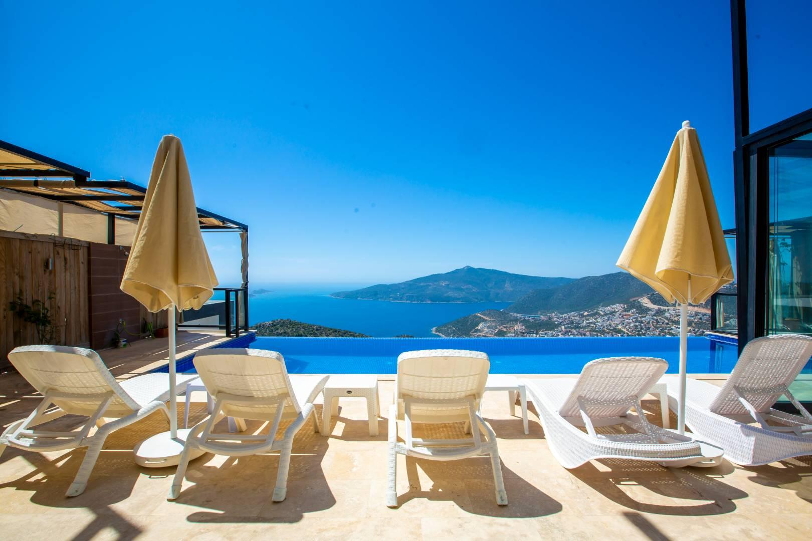 Kaş Bezirgan'da Enfes Deniz Manzaralı, Sonsuzluk Havuzlu, Şık Villa-42847