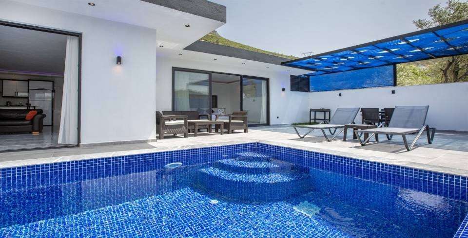 Kaş Bezirgan'da Enfes Doğada, Özel Havuzlu ve Jakuzili, Balayı Villası