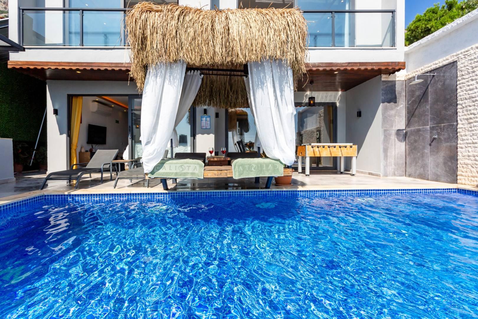 Kaş Bezirgan'da Enfes Manzaralı, Özel Havuzlu, Jakuzili, Modern Villa-43724