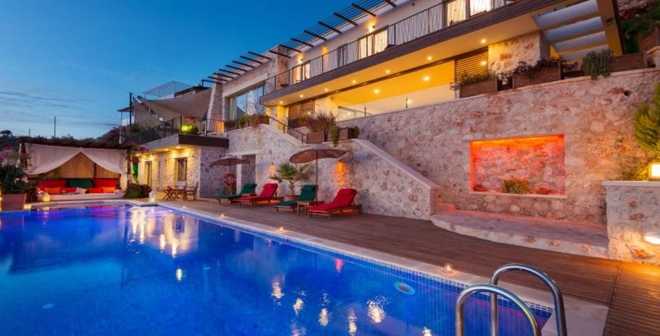 Kaş Bezirgan'da Eşsiz Deniz Manzaralı, Özel Havuzlu, Otantik Villa