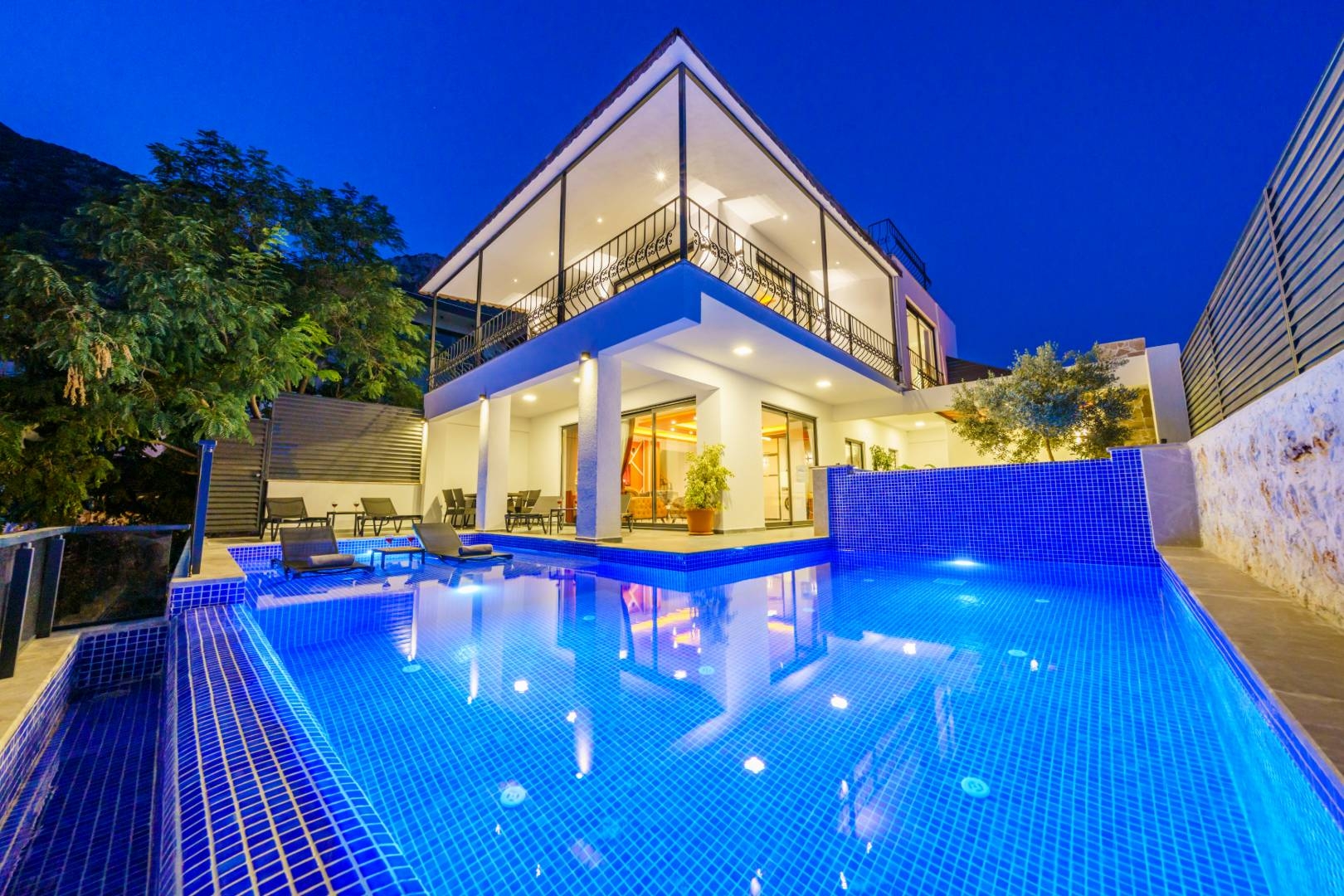 Kaş Bezirgan'da Kalabalık Ailelere Uygun, Özel Havuzlu, Ferah Villa