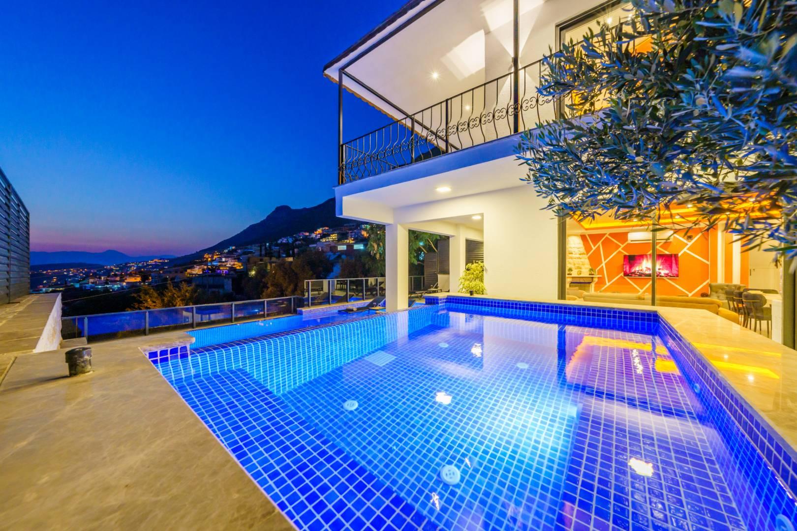 Kaş Bezirgan'da Kalabalık Ailelere Uygun, Özel Havuzlu, Ferah Villa-43690