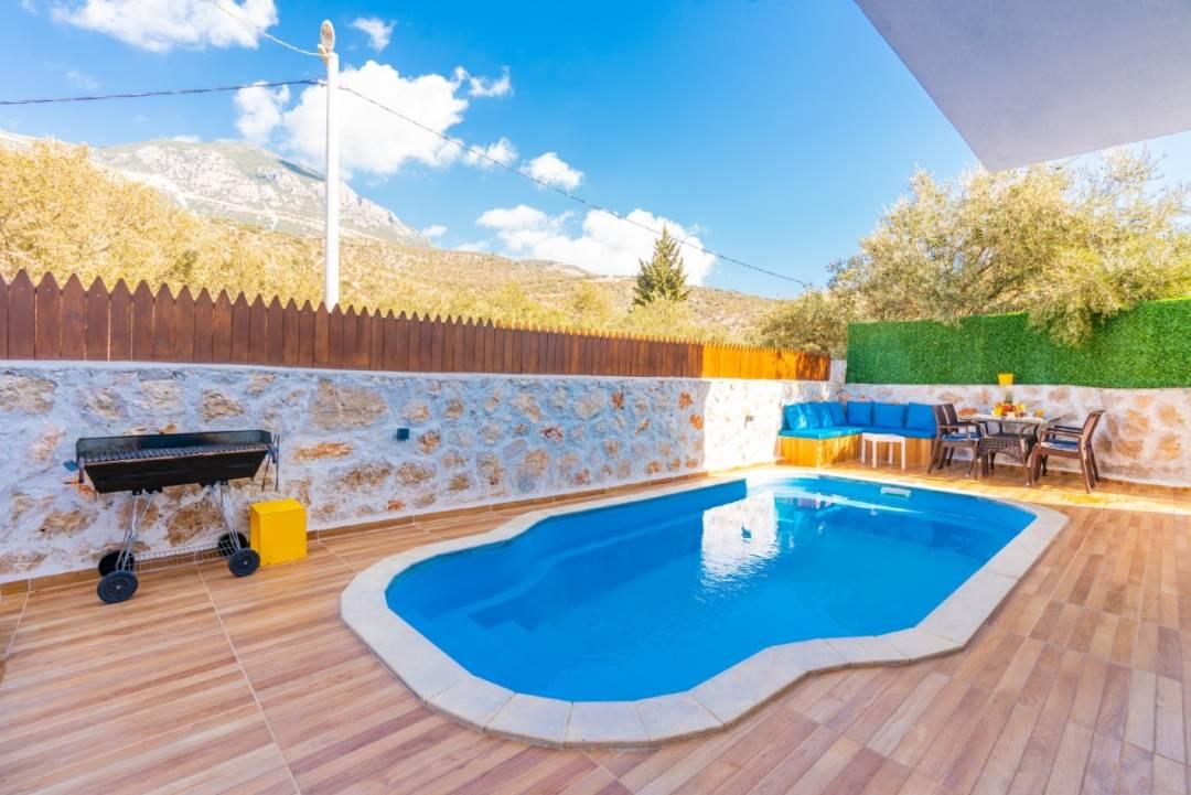 Kaş Bezirgan'da Minimalist Tasarımlı, Özel Havuzlu, Balayı Villası-43652
