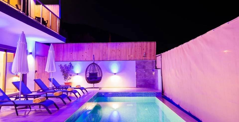 Kaş Bezirgan'da Modern Tasarımlı, Özel Havuzlu, Jakuzili Villa-41469