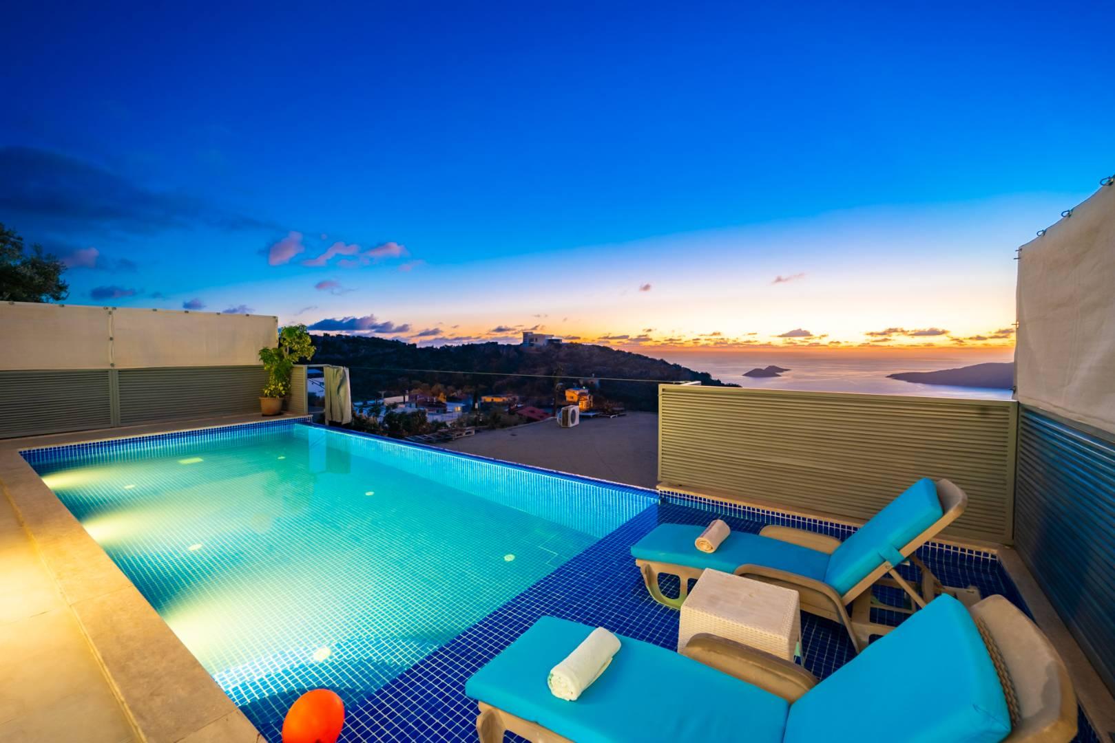 Kaş Bezirgan'da Muhteşem Deniz Manzaralı, Özel Havuzlu, Şık Villa-43731