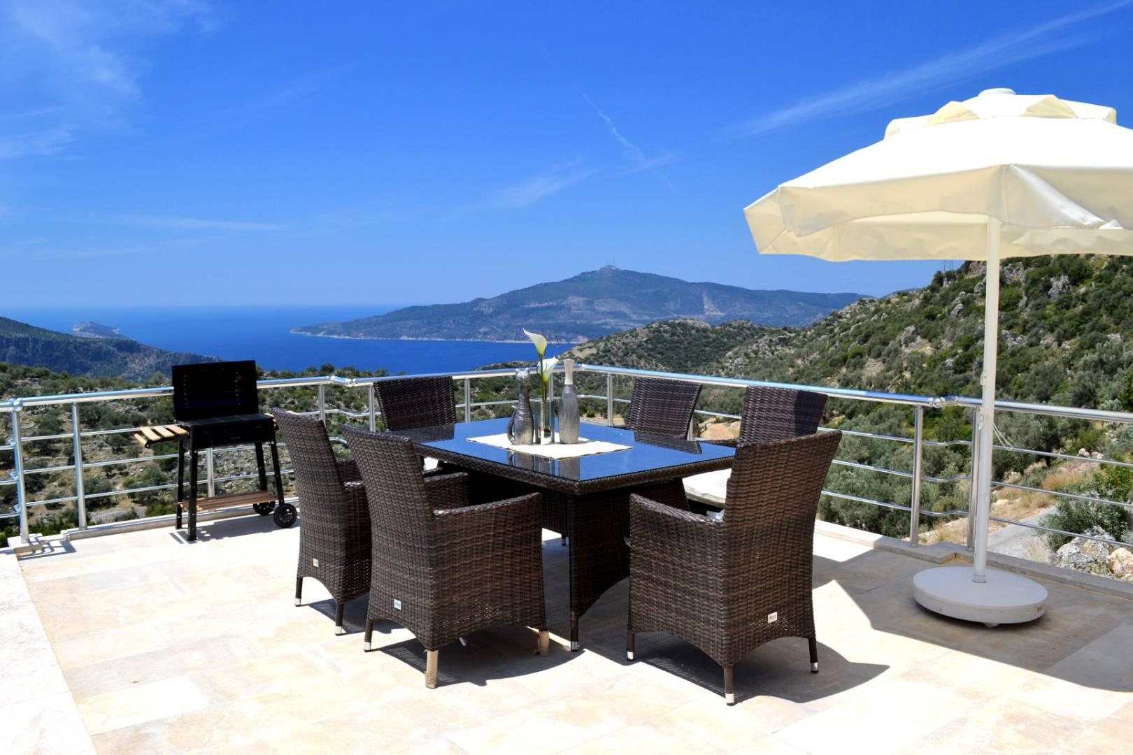 Kaş Bezirgan'da Muhteşem Deniz Manzaralı, Sonsuzluk Havuzlu, Şık Villa-12121