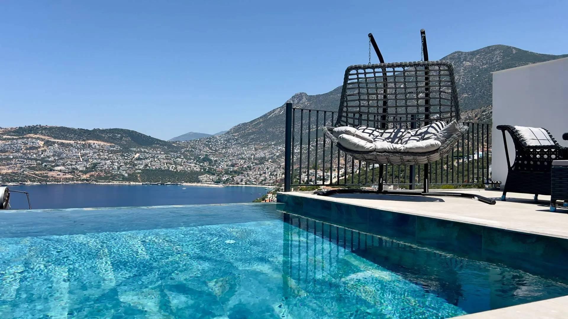 Kaş Bezirgan'da Muhteşem Deniz Manzaralı, Sonsuzluk Havuzlu, Şık Villa-43951