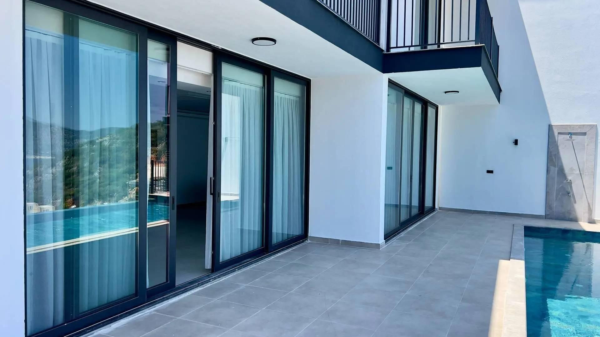 Kaş Bezirgan'da Muhteşem Deniz Manzaralı, Sonsuzluk Havuzlu, Şık Villa-43951