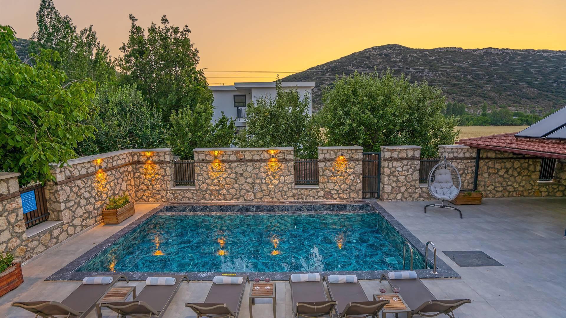 Kaş Bezirgan'da Muhteşem Doğa İçerisinde, Özel Havuzlu, Taş Villa-38173