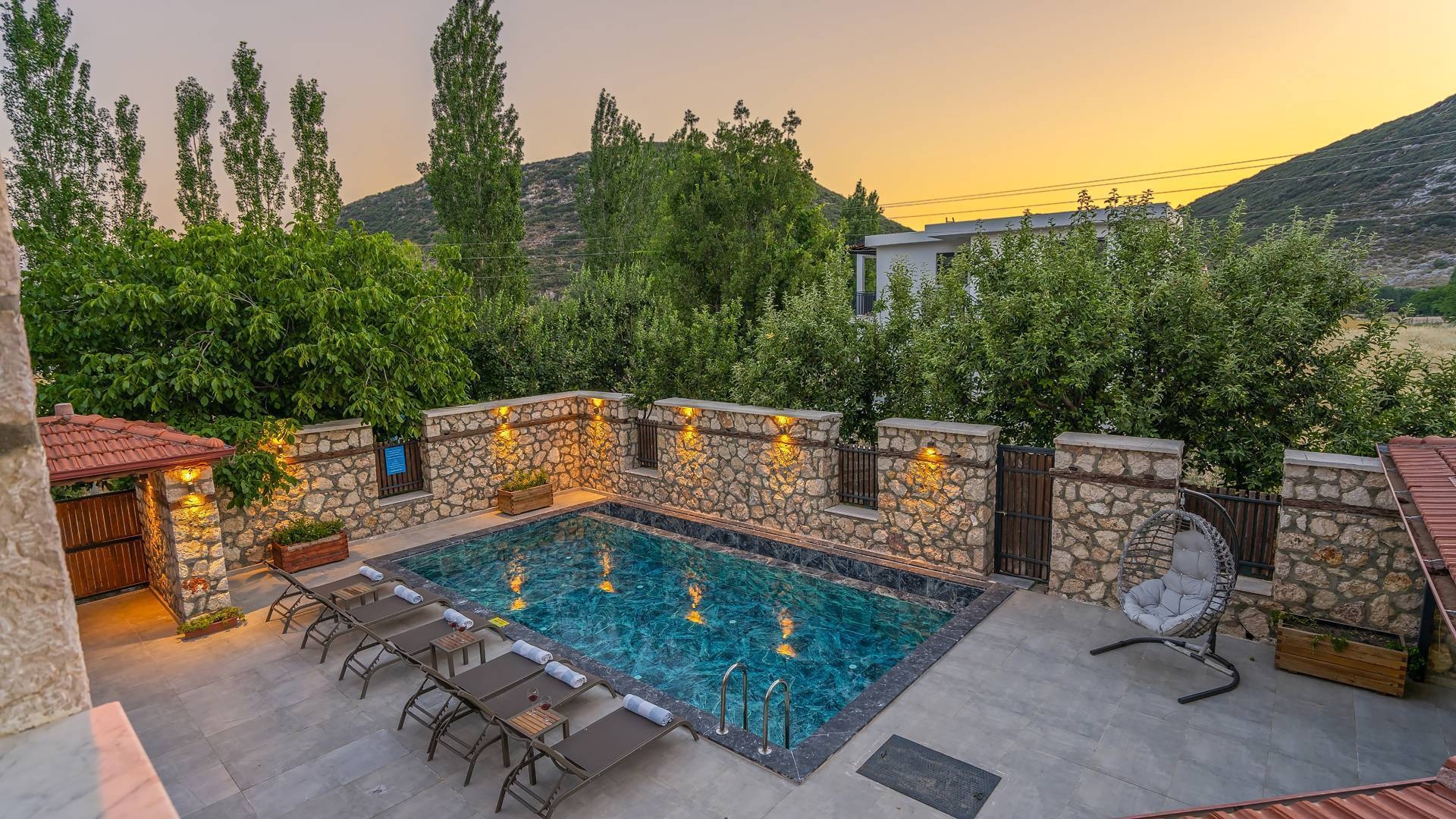 Kaş Bezirgan'da Muhteşem Doğa İçerisinde, Özel Havuzlu, Taş Villa