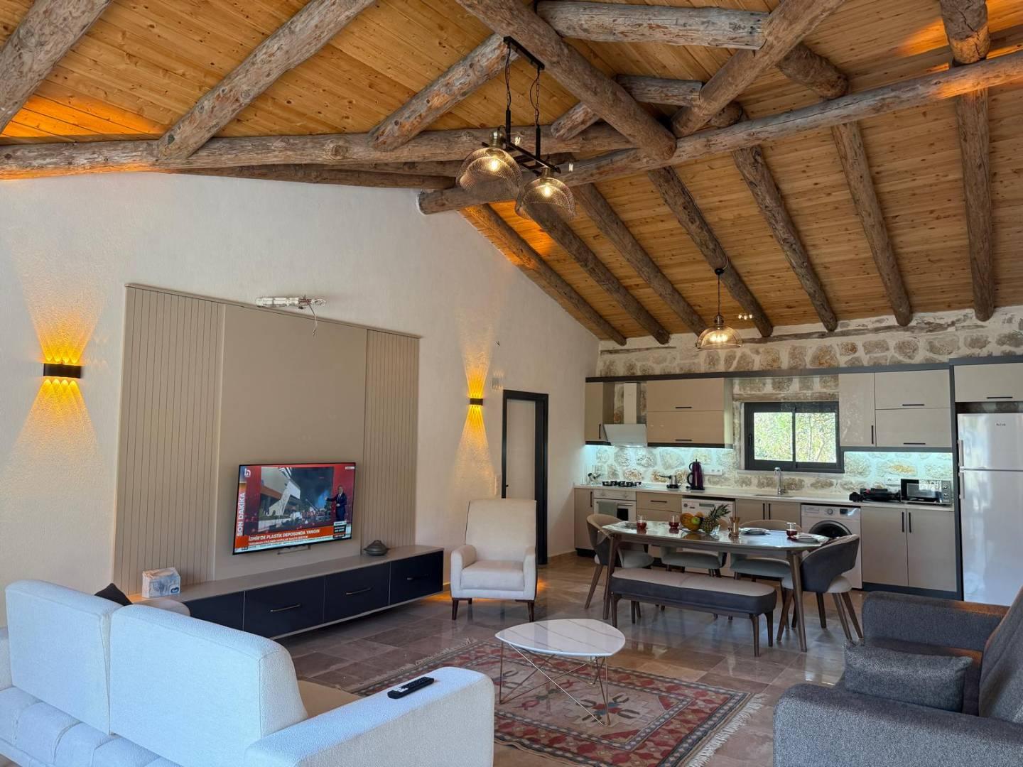 Kaş Bezirgan'da Muhteşem Doğada, Özel Havuzlu, Şık Taş Villa-42861