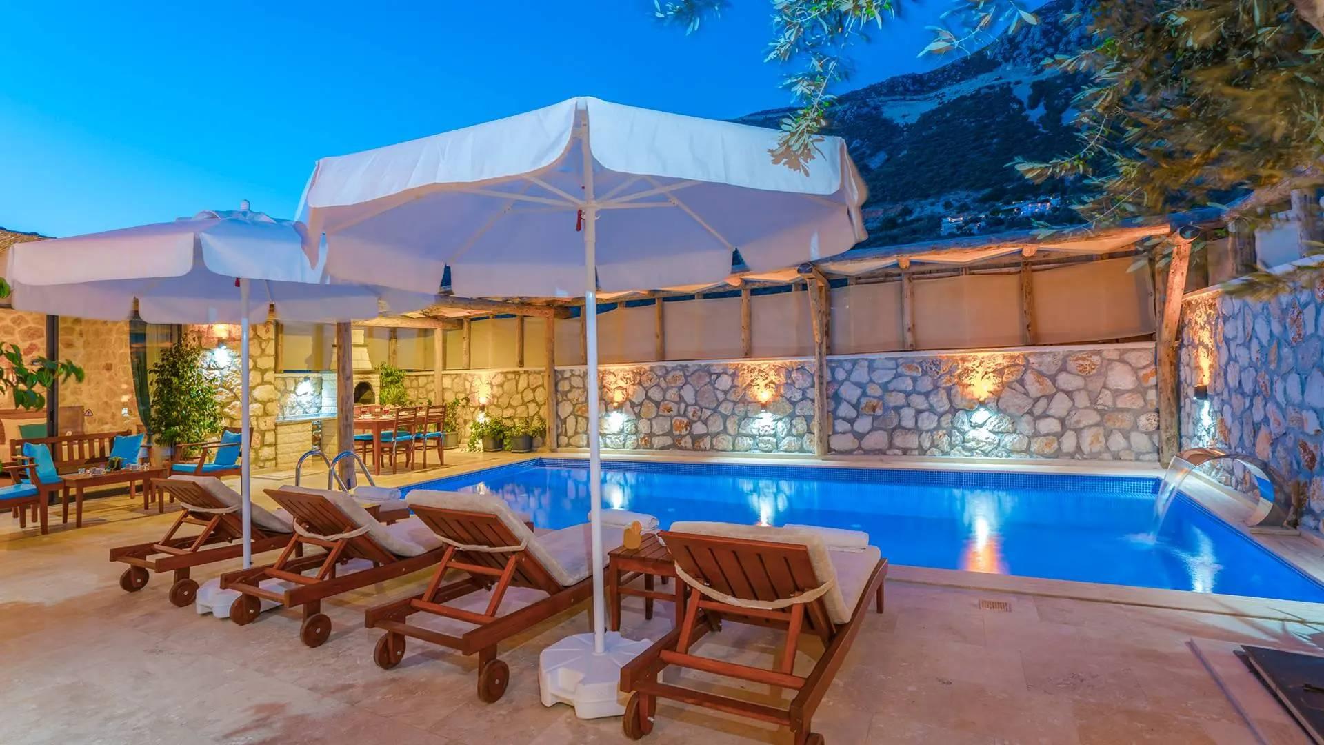 Kaş Bezirgan'da Otantik Tasarımlı, Özel Havuzlu, 4 Kişilik Villa-43968