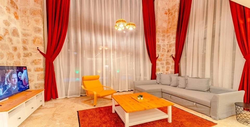 Kaş Bezirgan'da Otantik Tasarımlı, Özel Havuzlu, Ferah Taş Ev-39852