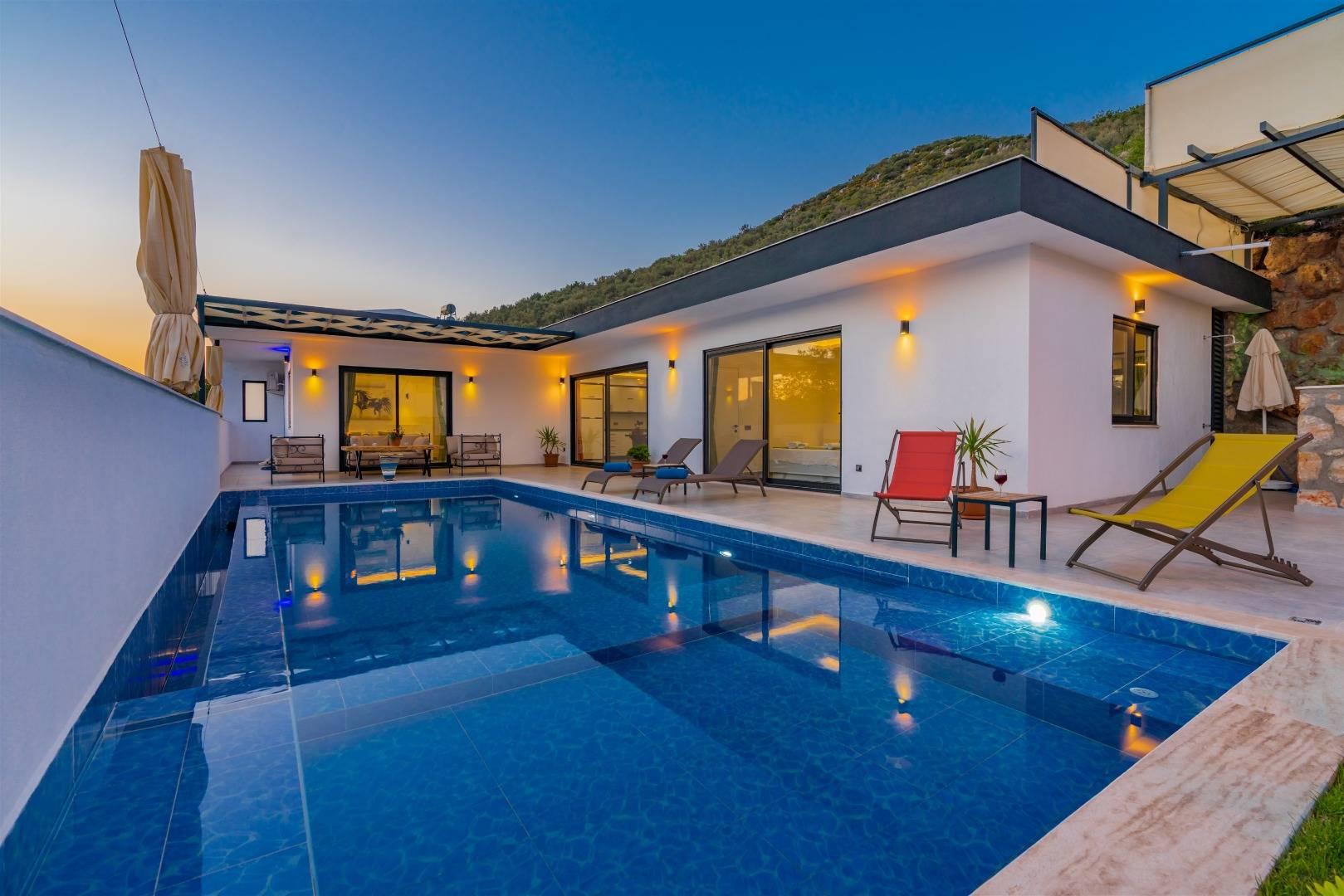 Kaş Bezirgan'da Sakin Konumda, Özel Havuzlu, Bahçeli Villa-41801