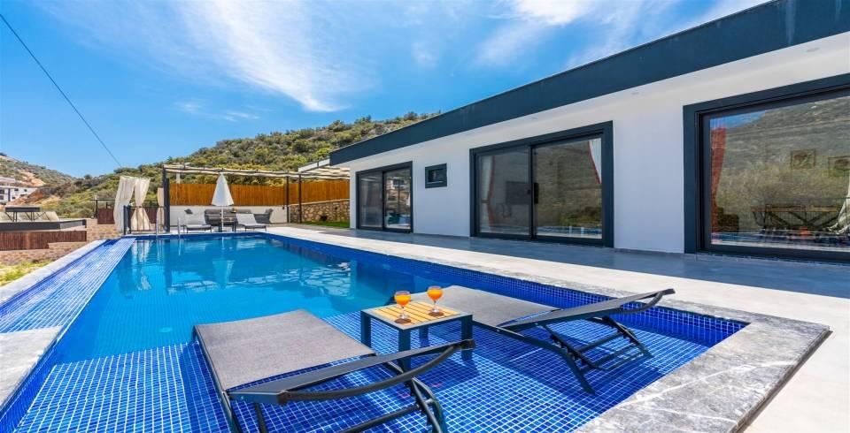 Kaş Bezirgan'da Sakin Konumda, Özel Havuzlu, Modern Villa-40428